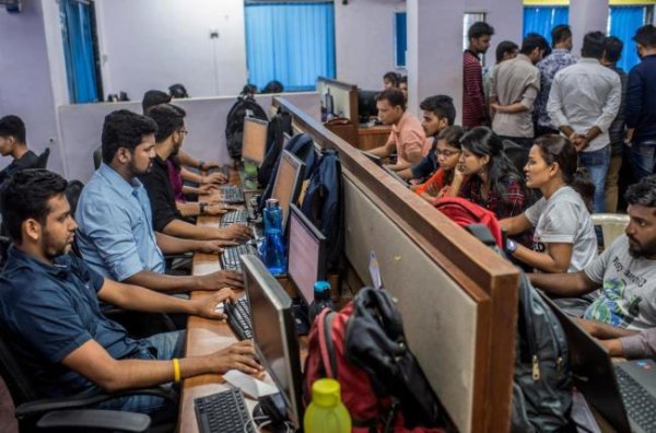 海证资本 H-1B签证费暴涨会让美国得不偿失吗 或适得其反